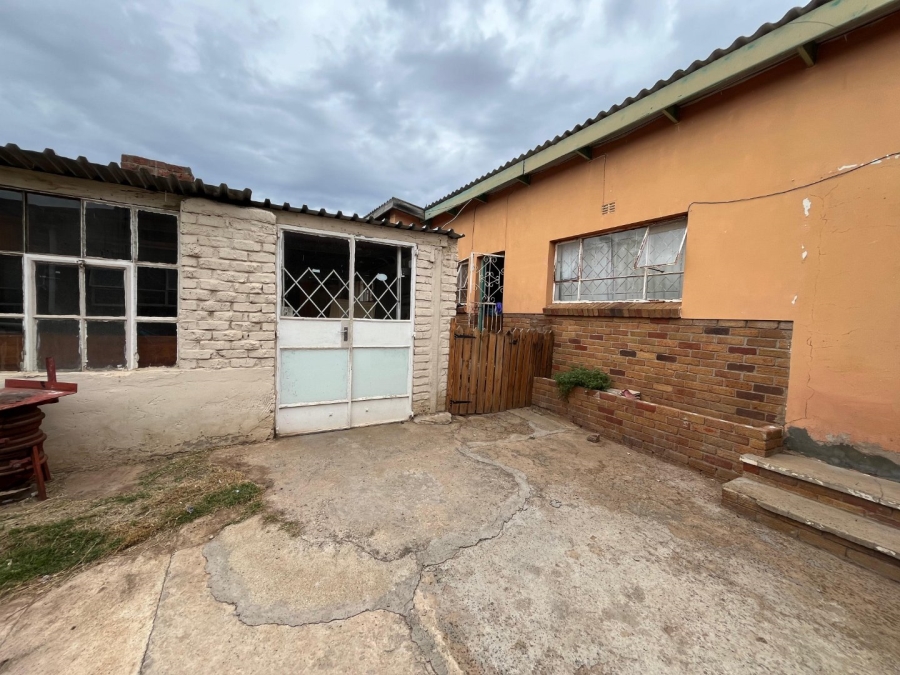 To Let 3 Bedroom Property for Rent in Bothasrus Eastern Cape